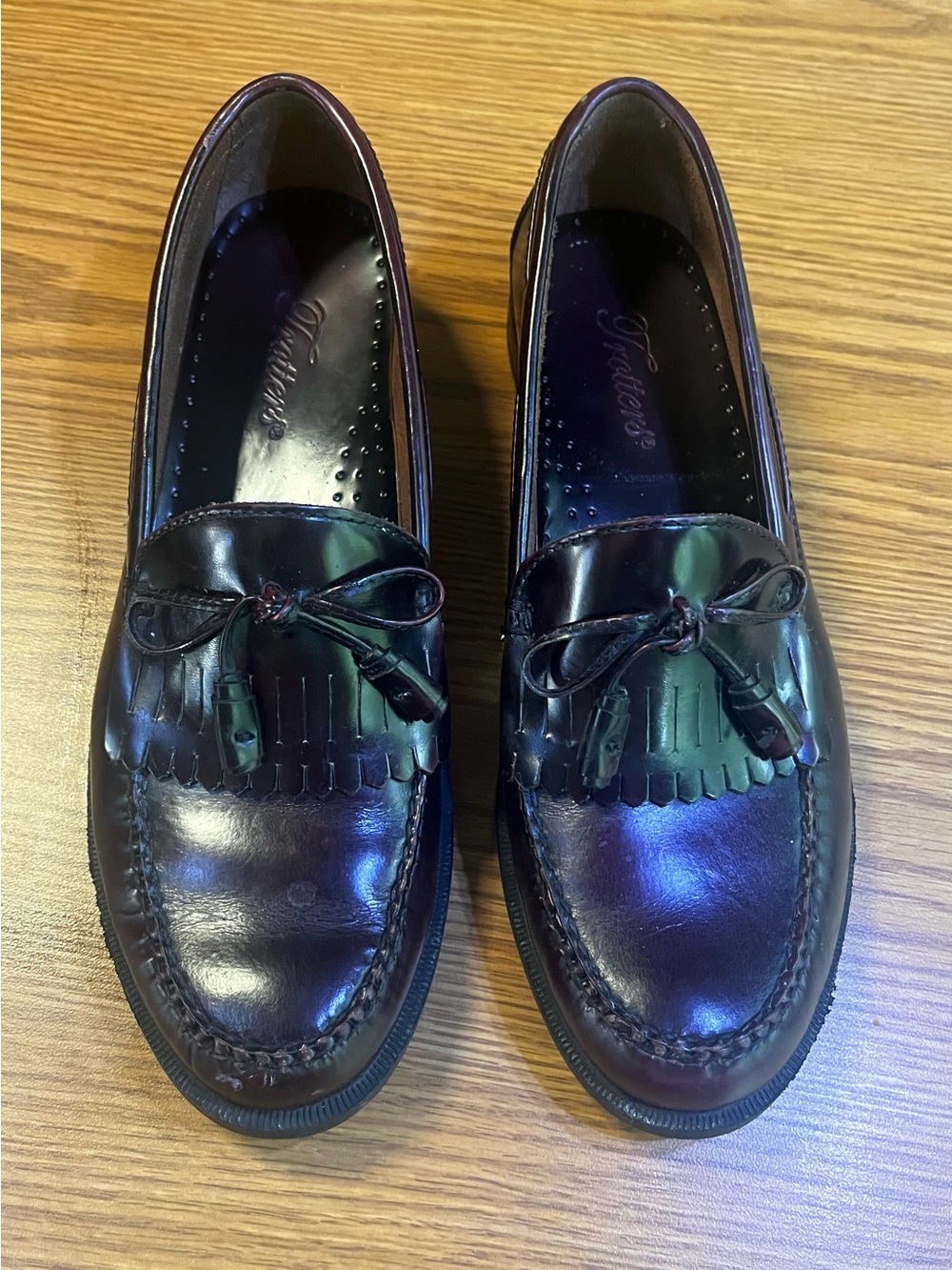 Trotters Burgundy Leather Tassel Loafers Size 8N